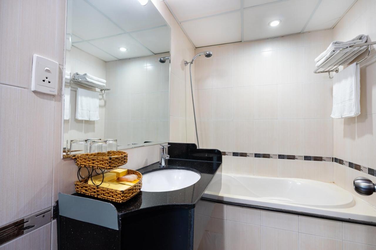 Lucasta Saigon Hotel Hô Chi Minh-Ville Extérieur photo